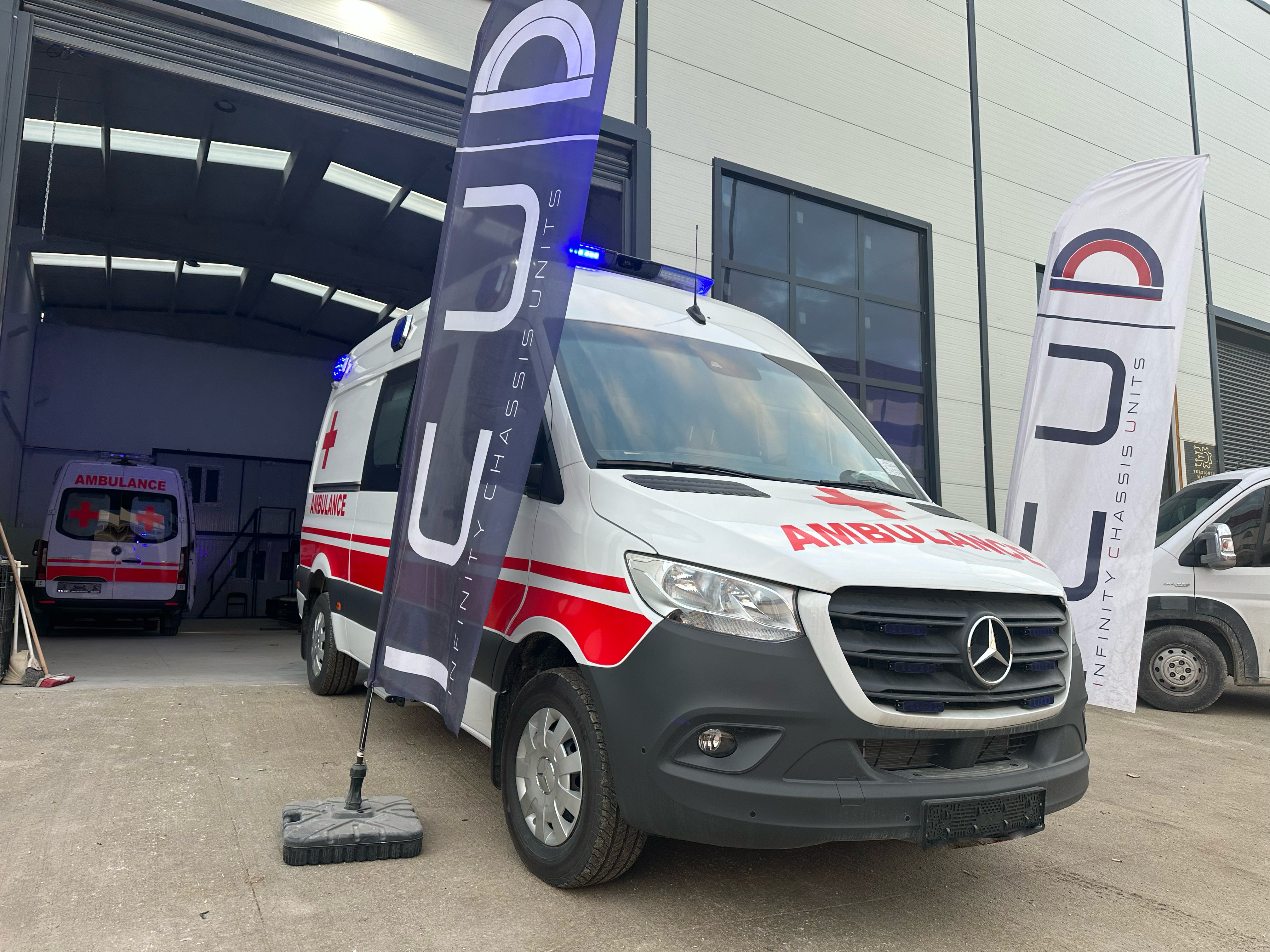Mercedes Sprinter 417 Ambulance10